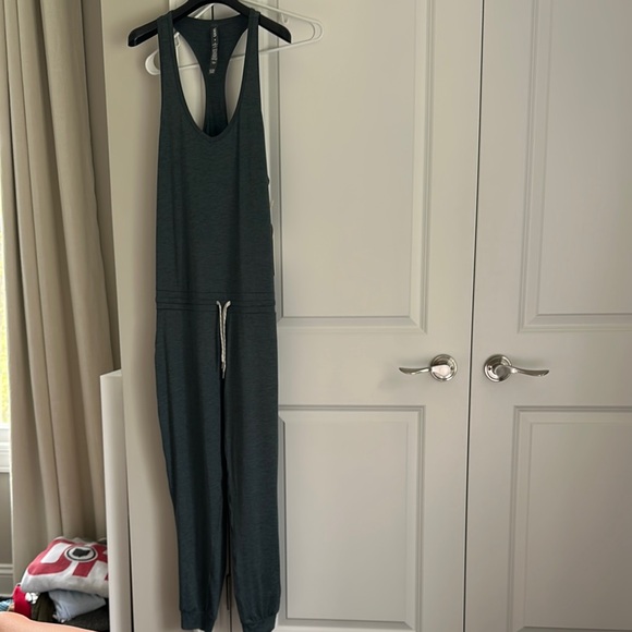 Women's vuori Jumpsuit - Picture 2 of 4